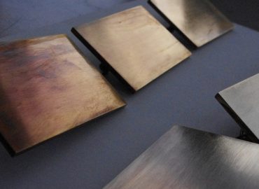 Apodis light bronze + clear gloss