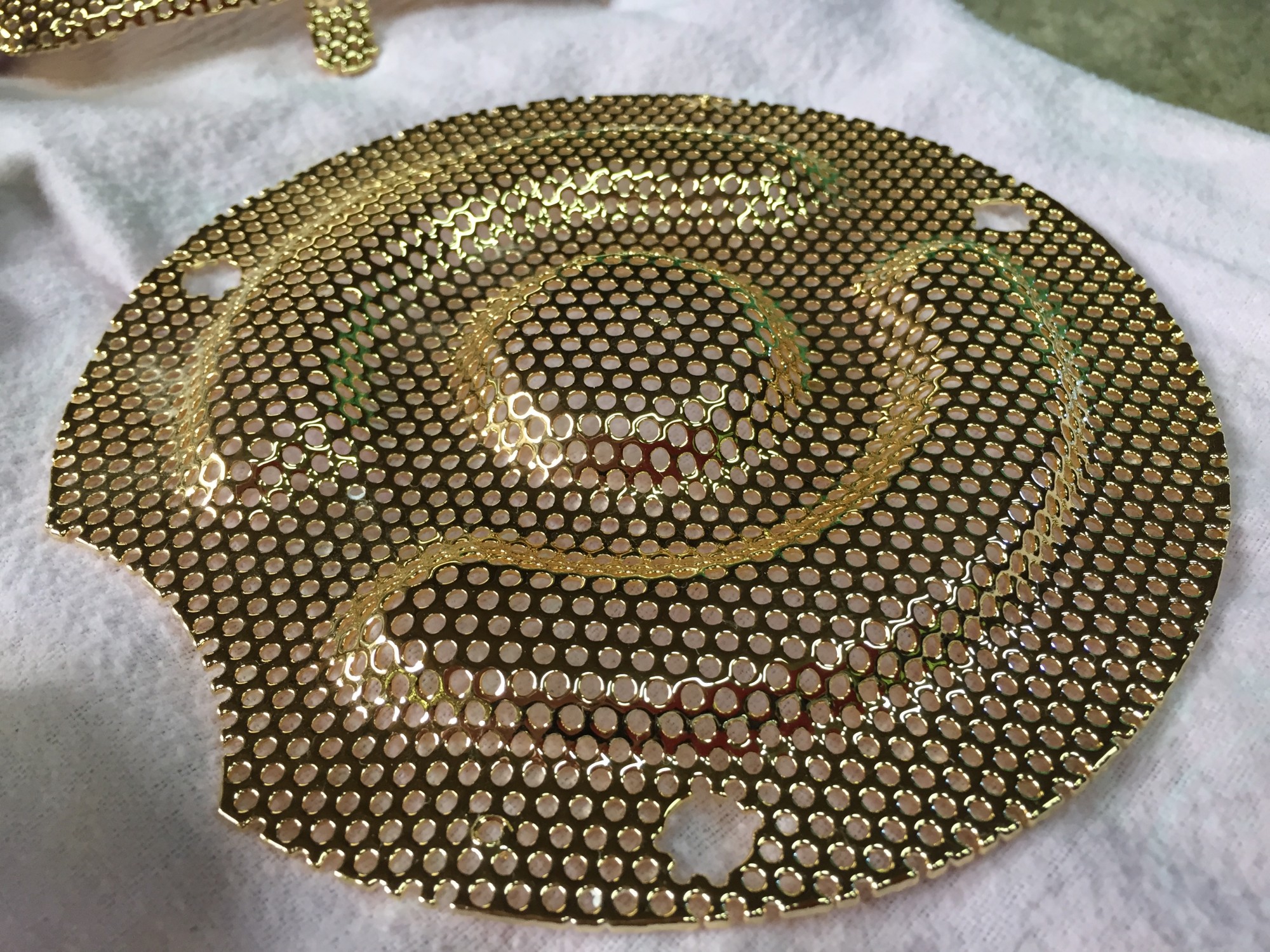 Gold-plated mesh